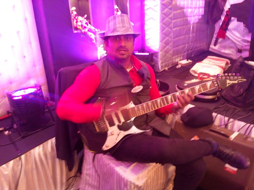 indian guitar players agra